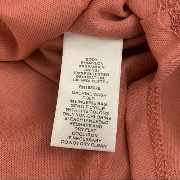 NWT $68 Cable & Gauge Allover Lace Cold Shoulder Short Sleeve Pullover Mauve S - Picture 8 of 9